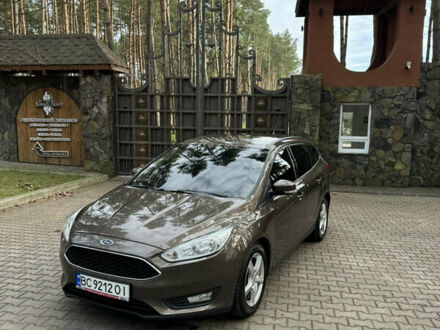 Форд Фокус, объемом двигателя 1.5 л и пробегом 236 тыс. км за 9599 $, фото 1 на Automoto.ua