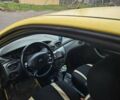 Желтый Форд Фокус, объемом двигателя 2 л и пробегом 350 тыс. км за 2500 $, фото 2 на Automoto.ua