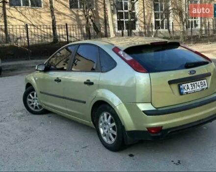 Желтый Форд Фокус, объемом двигателя 1.6 л и пробегом 296 тыс. км за 2600 $, фото 2 на Automoto.ua