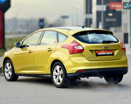 Желтый Форд Фокус, объемом двигателя 1.6 л и пробегом 181 тыс. км за 7500 $, фото 6 на Automoto.ua