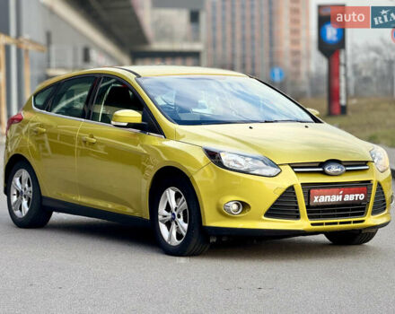 Желтый Форд Фокус, объемом двигателя 1.6 л и пробегом 181 тыс. км за 7500 $, фото 2 на Automoto.ua