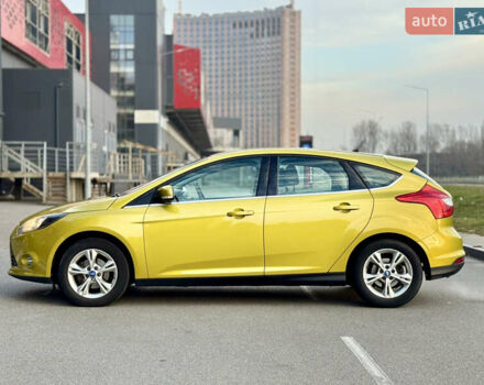 Желтый Форд Фокус, объемом двигателя 1.6 л и пробегом 181 тыс. км за 7500 $, фото 7 на Automoto.ua