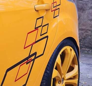 Желтый Форд Фокус, объемом двигателя 2 л и пробегом 119 тыс. км за 18000 $, фото 2 на Automoto.ua