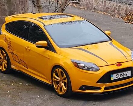 Желтый Форд Фокус, объемом двигателя 2 л и пробегом 119 тыс. км за 18000 $, фото 1 на Automoto.ua