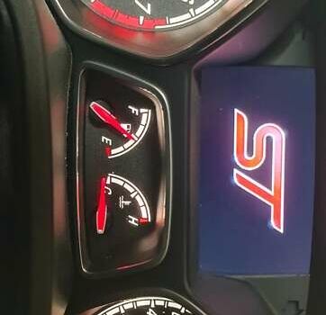 Желтый Форд Фокус, объемом двигателя 2 л и пробегом 119 тыс. км за 18000 $, фото 36 на Automoto.ua