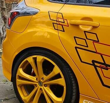 Желтый Форд Фокус, объемом двигателя 2 л и пробегом 119 тыс. км за 18000 $, фото 3 на Automoto.ua