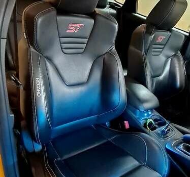 Желтый Форд Фокус, объемом двигателя 2 л и пробегом 119 тыс. км за 18000 $, фото 42 на Automoto.ua