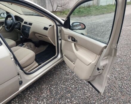 Желтый Форд Фокус, объемом двигателя 2 л и пробегом 146 тыс. км за 4300 $, фото 12 на Automoto.ua