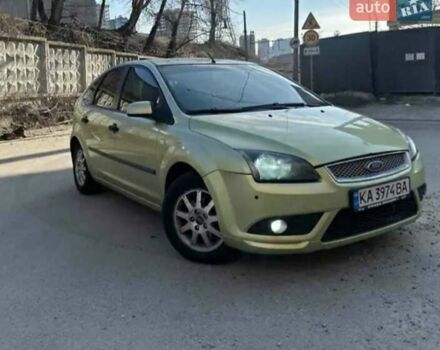 Желтый Форд Фокус, объемом двигателя 1.6 л и пробегом 296 тыс. км за 2600 $, фото 1 на Automoto.ua