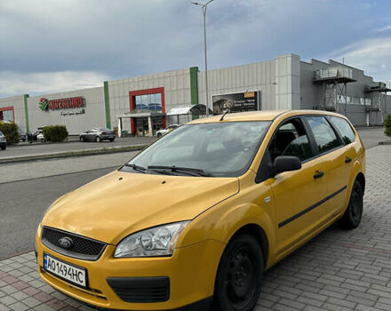 Желтый Форд Фокус, объемом двигателя 1.6 л и пробегом 465 тыс. км за 5100 $, фото 1 на Automoto.ua
