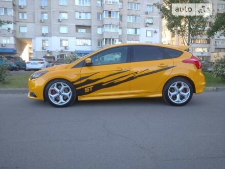 Желтый Форд Фокус, объемом двигателя 2 л и пробегом 115 тыс. км за 10500 $, фото 1 на Automoto.ua
