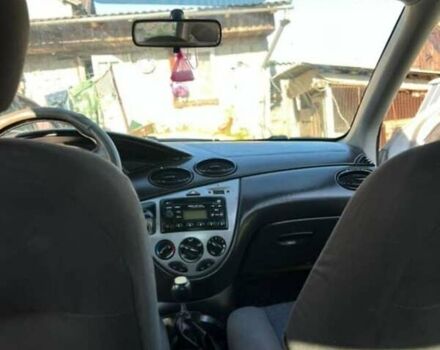 Серый Форд Фокус, объемом двигателя 1.6 л и пробегом 280 тыс. км за 3000 $, фото 4 на Automoto.ua