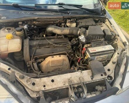 Серый Форд Фокус, объемом двигателя 1.99 л и пробегом 181 тыс. км за 3000 $, фото 2 на Automoto.ua