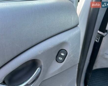 Серый Форд Фокус, объемом двигателя 1.8 л и пробегом 296 тыс. км за 2690 $, фото 29 на Automoto.ua