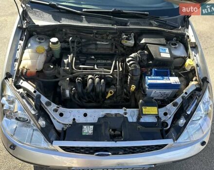 Серый Форд Фокус, объемом двигателя 1.6 л и пробегом 168 тыс. км за 4500 $, фото 12 на Automoto.ua