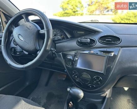 Серый Форд Фокус, объемом двигателя 1.6 л и пробегом 168 тыс. км за 4500 $, фото 8 на Automoto.ua