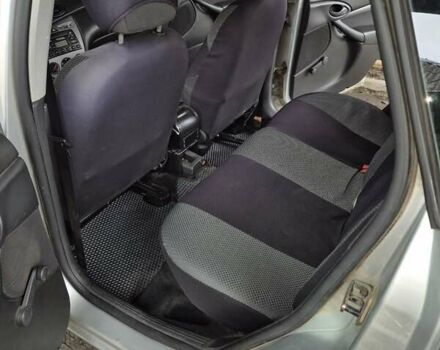 Серый Форд Фокус, объемом двигателя 1.8 л и пробегом 180 тыс. км за 3000 $, фото 4 на Automoto.ua