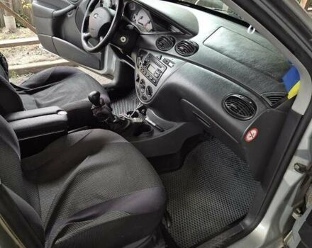 Серый Форд Фокус, объемом двигателя 1.8 л и пробегом 180 тыс. км за 3000 $, фото 10 на Automoto.ua