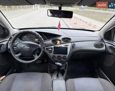 Серый Форд Фокус, объемом двигателя 1.6 л и пробегом 418 тыс. км за 3200 $, фото 7 на Automoto.ua