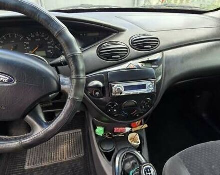 Серый Форд Фокус, объемом двигателя 1.8 л и пробегом 290 тыс. км за 2700 $, фото 1 на Automoto.ua