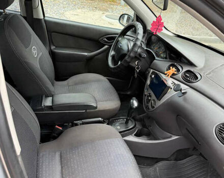 Серый Форд Фокус, объемом двигателя 1.6 л и пробегом 418 тыс. км за 3200 $, фото 8 на Automoto.ua