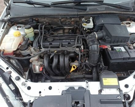 Серый Форд Фокус, объемом двигателя 1.6 л и пробегом 280 тыс. км за 2500 $, фото 7 на Automoto.ua