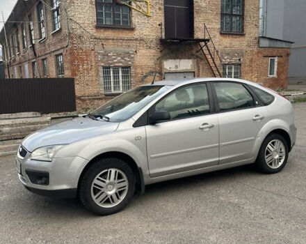 Серый Форд Фокус, объемом двигателя 1.6 л и пробегом 220 тыс. км за 3800 $, фото 3 на Automoto.ua