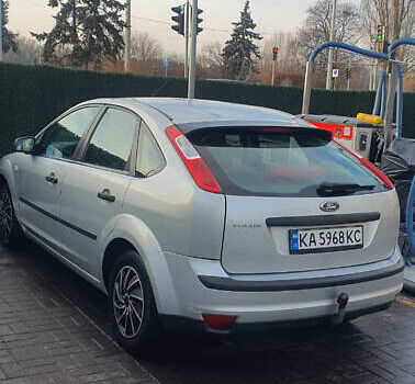 Сірий Форд Фокус, об'ємом двигуна 1.6 л та пробігом 214 тис. км за 3600 $, фото 4 на Automoto.ua