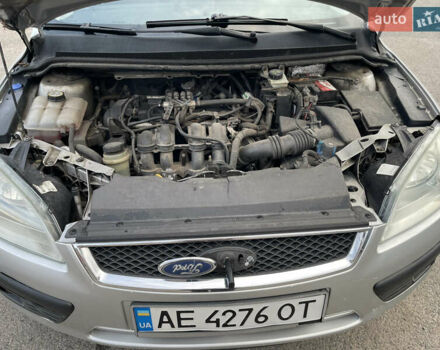 Серый Форд Фокус, объемом двигателя 1.6 л и пробегом 220 тыс. км за 3800 $, фото 5 на Automoto.ua