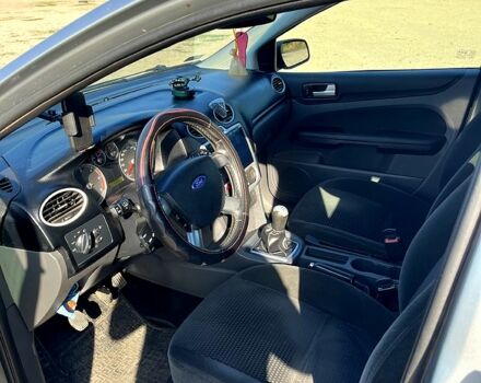 Серый Форд Фокус, объемом двигателя 1.6 л и пробегом 295 тыс. км за 3500 $, фото 9 на Automoto.ua