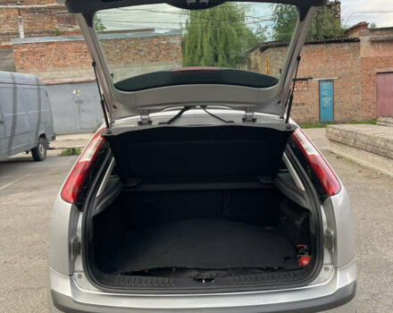 Серый Форд Фокус, объемом двигателя 1.6 л и пробегом 220 тыс. км за 3800 $, фото 4 на Automoto.ua