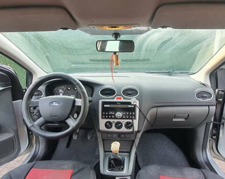 Сірий Форд Фокус, об'ємом двигуна 1.6 л та пробігом 214 тис. км за 3600 $, фото 3 на Automoto.ua