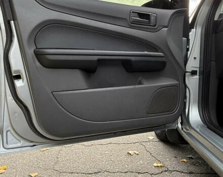 Сірий Форд Фокус, об'ємом двигуна 1.39 л та пробігом 265 тис. км за 4400 $, фото 34 на Automoto.ua