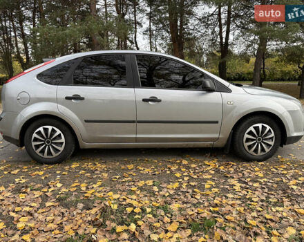 Сірий Форд Фокус, об'ємом двигуна 1.39 л та пробігом 265 тис. км за 4400 $, фото 5 на Automoto.ua