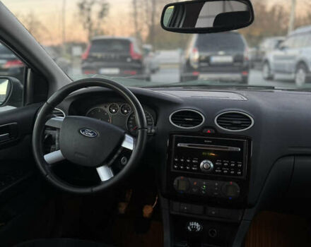 Серый Форд Фокус, объемом двигателя 2 л и пробегом 323 тыс. км за 4100 $, фото 7 на Automoto.ua