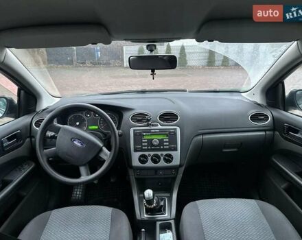 Серый Форд Фокус, объемом двигателя 1.56 л и пробегом 226 тыс. км за 2999 $, фото 14 на Automoto.ua