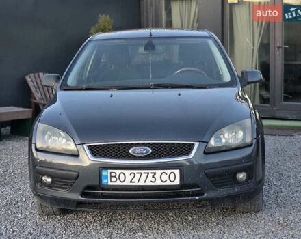Серый Форд Фокус, объемом двигателя 1.6 л и пробегом 280 тыс. км за 3399 $, фото 1 на Automoto.ua