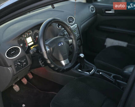 Серый Форд Фокус, объемом двигателя 1.6 л и пробегом 280 тыс. км за 3399 $, фото 15 на Automoto.ua