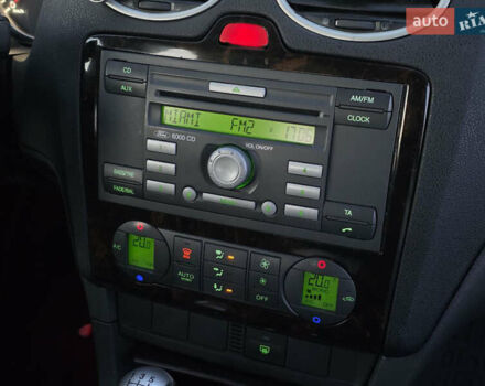 Серый Форд Фокус, объемом двигателя 1.6 л и пробегом 280 тыс. км за 3399 $, фото 28 на Automoto.ua