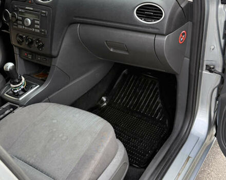 Сірий Форд Фокус, об'ємом двигуна 1.39 л та пробігом 265 тис. км за 4400 $, фото 21 на Automoto.ua