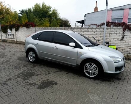 Серый Форд Фокус, объемом двигателя 1.6 л и пробегом 260 тыс. км за 3350 $, фото 3 на Automoto.ua