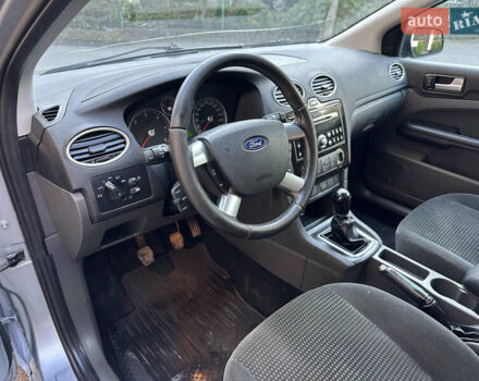 Форд Фокус 2005 в Черновцах на Automoto.ua Серый Форд Фокус, объемом двигателя 2 л и пробегом 320 тыс. км за 4150 $, фото 16 на Automoto.ua