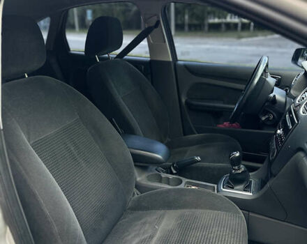 Сірий Форд Фокус, об'ємом двигуна 1.8 л та пробігом 310 тис. км за 4100 $, фото 10 на Automoto.ua