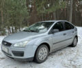 Серый Форд Фокус, объемом двигателя 1.6 л и пробегом 320 тыс. км за 4800 $, фото 2 на Automoto.ua