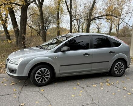 Серый Форд Фокус, объемом двигателя 1.4 л и пробегом 265 тыс. км за 4400 $, фото 2 на Automoto.ua