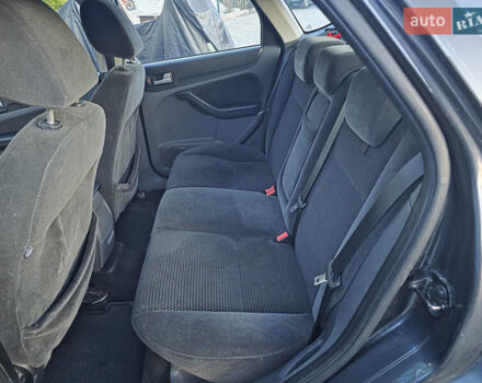 Серый Форд Фокус, объемом двигателя 1.6 л и пробегом 280 тыс. км за 3399 $, фото 19 на Automoto.ua