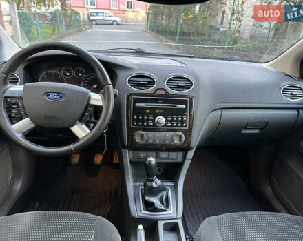 Форд Фокус 2005 в Черновцах на Automoto.ua Серый Форд Фокус, объемом двигателя 2 л и пробегом 320 тыс. км за 4150 $, фото 25 на Automoto.ua