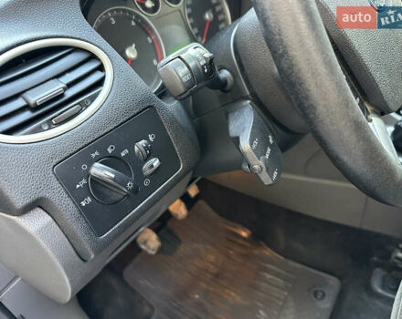 Форд Фокус 2005 в Черновцах на Automoto.ua Серый Форд Фокус, объемом двигателя 2 л и пробегом 320 тыс. км за 4150 $, фото 17 на Automoto.ua