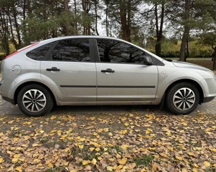 Серый Форд Фокус, объемом двигателя 1.4 л и пробегом 265 тыс. км за 4400 $, фото 5 на Automoto.ua