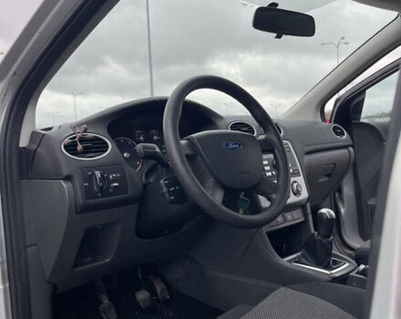 Серый Форд Фокус, объемом двигателя 1.6 л и пробегом 260 тыс. км за 3999 $, фото 13 на Automoto.ua
